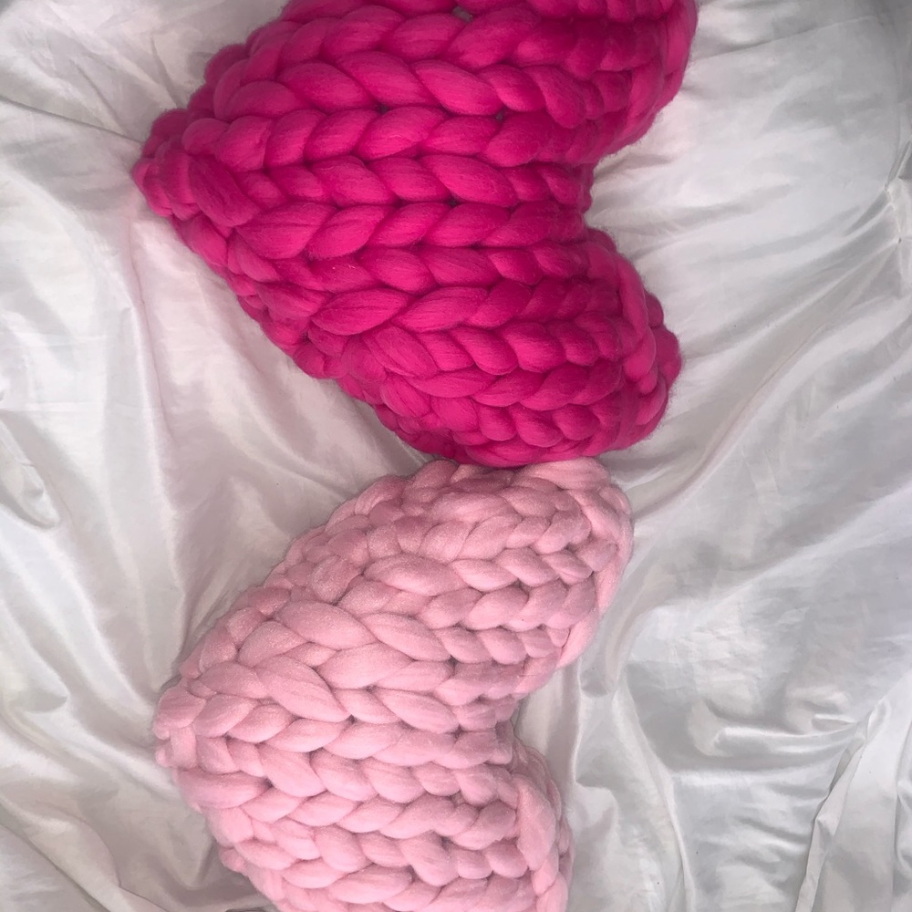 Heart shaped pillows - Picture 8 of 8